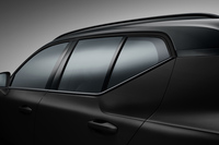 「ボルボXC40」の特別仕様車「ダークエディション」　サンルーフが付いて再登場の画像