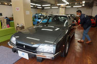 横浜市にあるプジョー・シトロエン専門店MAMAにて、上品なエグザイル系店長さんと。