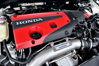 2リッター直4ターボエンジンの最高出力は従来型比10ps向上の320psへ。高出力とハイレスポンスを徹底的に追い求めた。