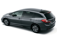 今回のマイナーチェンジでは、ガソリン車に新たなエントリーグレード「G Honda SENSING」を追加設定することで、入り口価格（239万8680円）も下げられている。