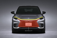 「ユニファイドスピンドル」と呼ばれるフロントマスクを採用。「スピンドルグリル」「スピンドルボディー」に続く新しいデザインだ。