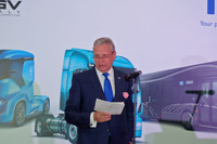 日本駐在EU大使のヴィオレル・イスティチョアイア＝ブドゥラ氏。イベコと両備ホールディングスとの協力関係樹立にお祝いの言葉を寄せた。