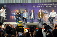 トークショーの様子。日産自動車のグローバル本社ギャラリー（神奈川県横浜市）にて。