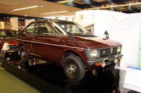 360cc軽最速を誇った「フロンテクーペ」（1971年）。水冷化され、空冷時代より扱いやすくなった2ストローク3気筒（37ps）エンジンを搭載。初期型は2シーターで、フロントフェンダーやボンネットをFRP製とするなど、マニアックな仕様だった。