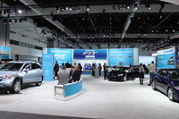 ブルーとホワイトのクリーンな色合いでコーディネイトされた、ホンダのブース。