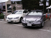 2004年のイヤーカー「ホンダ・レジェンド」。前後のみならず、左右に駆動力を配分してクルマを“曲げる”、「SH-AWD（Super Handling All-Wheel-Drive）」を搭載する。レジェンドは、同時に「Most Advanced Technology」も受賞した。