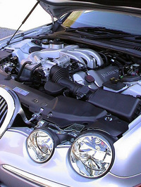 ジャガーSタイプ3.0V6スポーツ(5AT)【ブリーフテスト】の画像