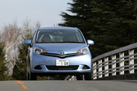 おしゃれ仕様の「L'épice（レピス）」。フロントバンパーとグリルが専用デザインとなる。