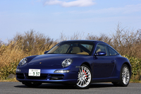 【テスト車のオプション装備】メタリックボディペイント＝14万5000円／エレクトリックコントロールシート＝24万円／シートヒーター＝7万円／スポーツクロノパッケージ＝13万5000円／19インチ“スポーツデザイン”ホイール＆タイヤ＝6万円）