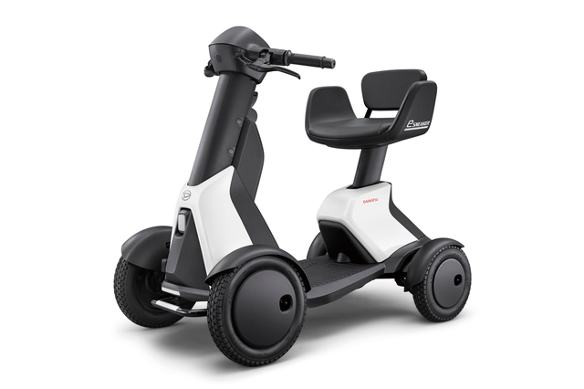 ダイハツからスタイリッシュな新型電動車いす「e-SNEAKER（イー 