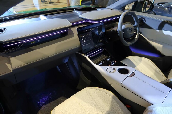 ロータス・エレトレR（インテリア）