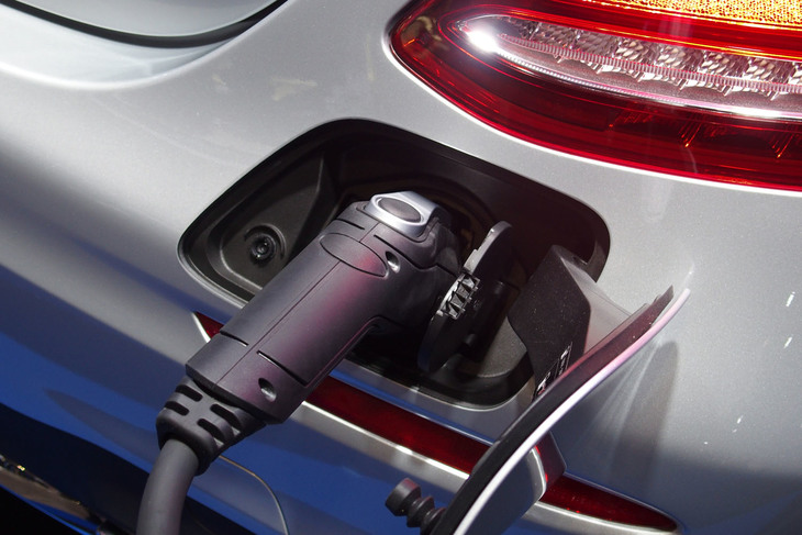 メルセデス・ベンツE350deアバンギャルド スポーツ