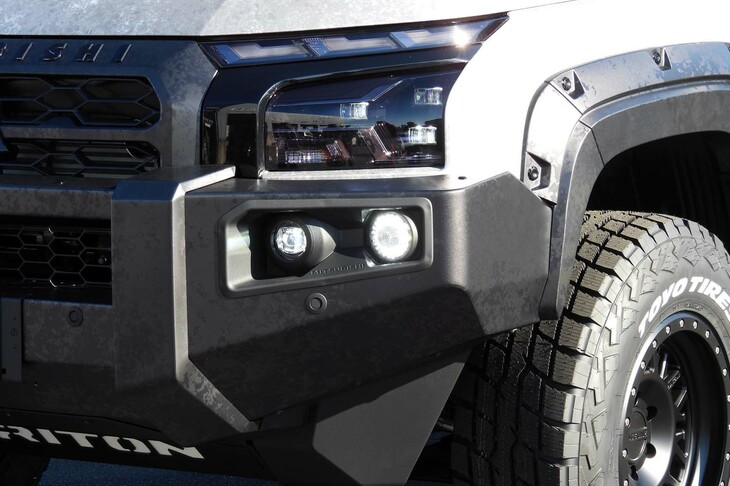 三菱トライトンSNOW SHREDDER CONCEPT（ヘッドランプ＆フォグランプ）