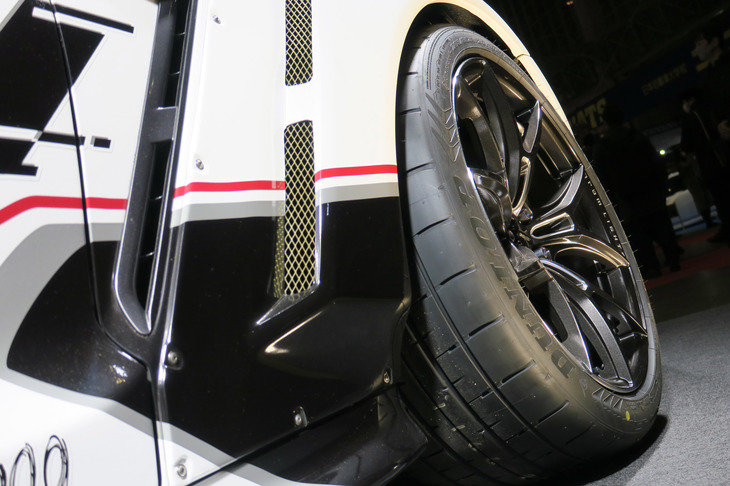 「ダンロップSP SPORT MAXX GT600」を装着した「TRUST GReddy 35RX SPEC-D」。