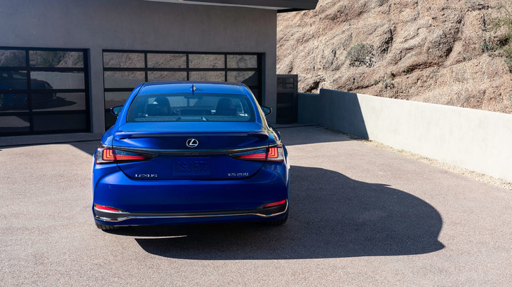 レクサスES（エクステリア）