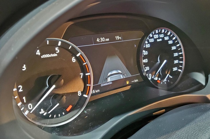 インフィニティQX55（メーターパネル）