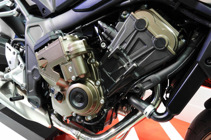 ホンダCB650R（「Honda E-Clutch」付き）
