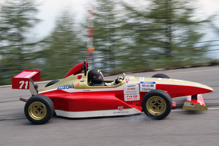 スーパーバイク「スズキGSX1300隼」の1.3リッター直4エンジンを搭載した「フォーミュラ・スズキ隼」。4台が参加した。