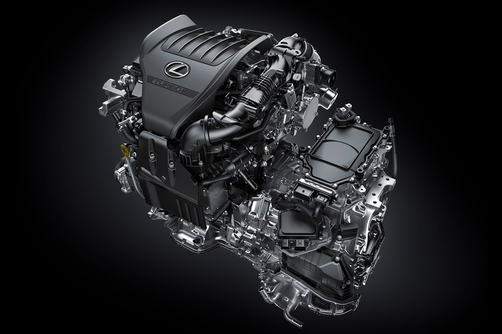 2.4リッター直噴ターボエンジンと電動化機構を組み合わせた「デュアルブーストハイブリッドシステム」（写真は新型「レクサスRX」のもの）。「1モーターハイブリッドトランスミッション」の1次サプライヤーはBluE Nexusで、モーターとトランスミッションの開発をアイシンが、インバーターの開発をデンソーが担当した。