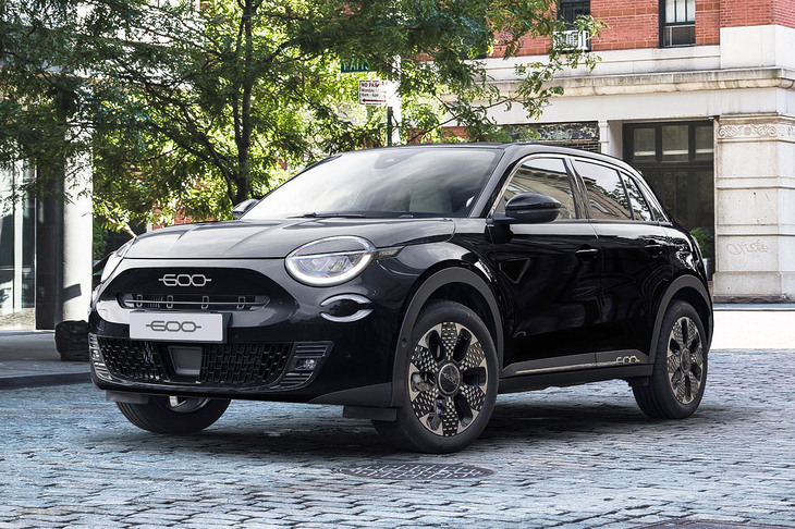 フィアット600ハイブリッド ネロチネマ