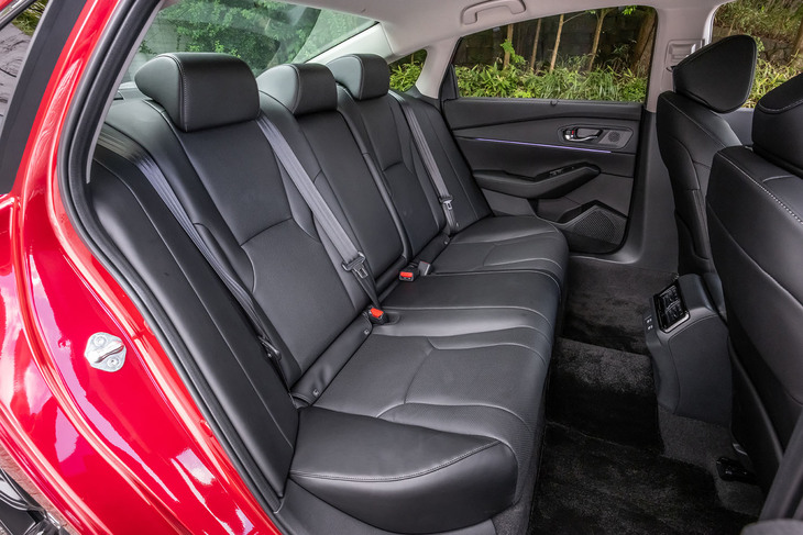 ホンダ・アコード（リアシート）