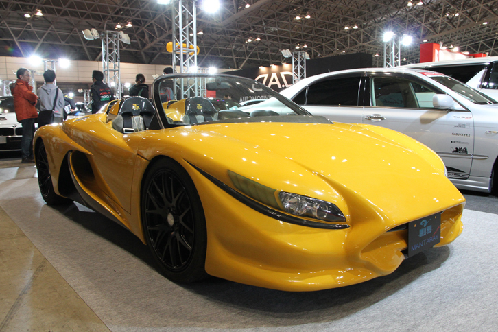 BALLY HOOの「コンセプト・マンタレイ」。「ルノースポール・スピダー」をベースに、マンタレイ（イトマキエイ）をモチーフに造形。随所に織り込まれた複雑な面構成が特徴とか。