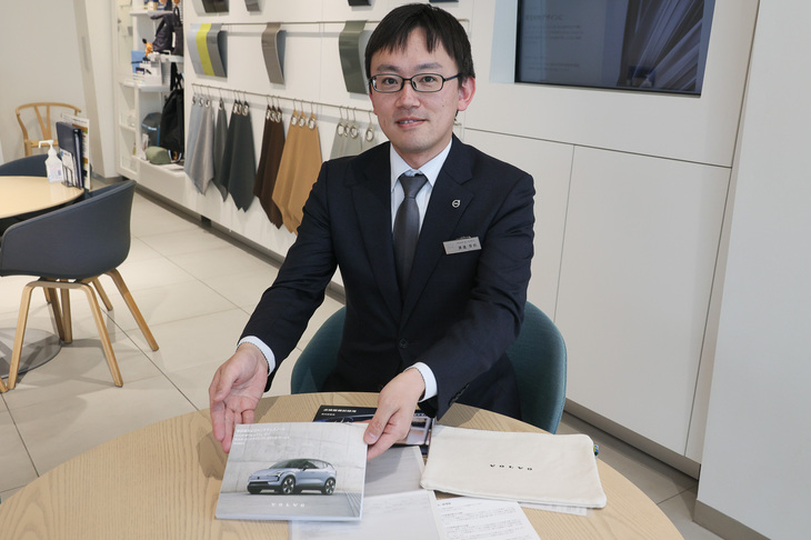 いろいろお世話になったボルボ・カー江戸川のスタッフ。丁寧な説明がありがたかった。