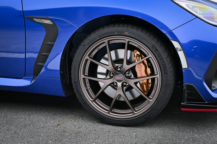 スバルBRZ STI Sport（STIパーツ装着車／BBS製STIパフォーマンスホイール）