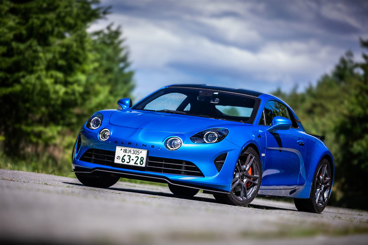 マイナーチェンジのタイミングに合わせ、サーキットでのパフォーマンスを追求したモデルとして設定された限定車「A110 Sアセンション」。価格は1059万円で、日本には30台が割り当てられた。