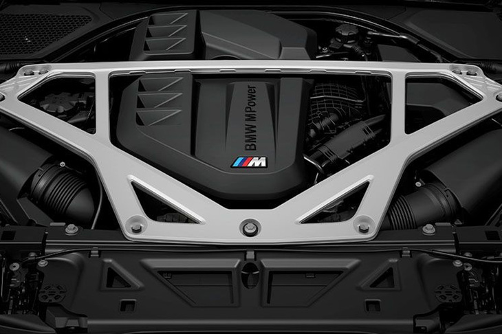 20PSの出力向上を実現した、最高出力550PSを誇る3リッター直6ツインターボエンジンを搭載。