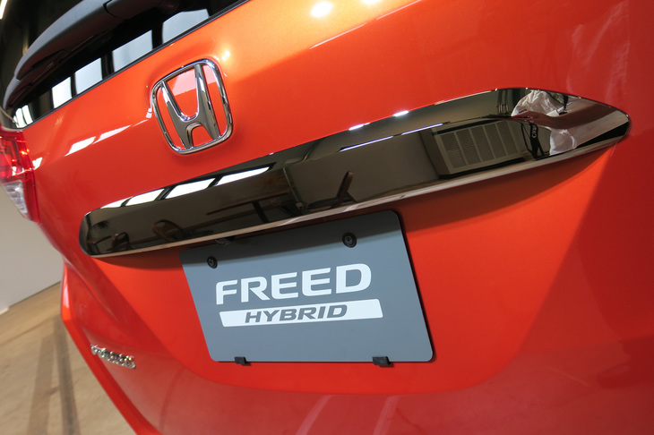 ホンダ・フリード ハイブリッド クロスター（FF）（エクステリア）
