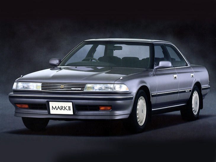 「トヨタ・マークIIハードトップ2000GTツインターボ」。マークII史上最大のヒット作となった、1988年デビューの6代目の最強グレード。
