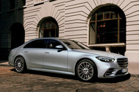 バブル期に日本でも広く浸透したドイツ製の高級車。その品質の高さから、今日でも輸入車市場で圧倒的な人気を博している。写真は2021年1月に発売された7代目「メルセデス・ベンツSクラス」。