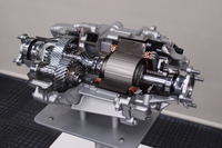 電動4WD車「E-Four」のリアトランスアクスル。2軸構造の採用によって実現したコンパクトさと、従来モデルを大幅に上回る出力が特徴だ。