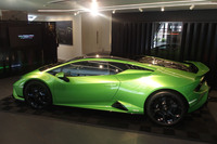 ボディーサイズは全長×全幅×全高＝4567×1933×1165mm、ホイールベースは2620mm。