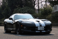 今日も今日とて武蔵野を爆走する「ダッジ・バイパー」。過日、ついに満タン法で2.7km/リッターという燃費をたたき出してくれました。マジ勘弁してくれ……。