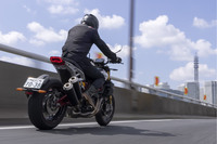 スマートデバイスとの親和性の高さに加え、走りにも“今日的なリアリティー”が感じられた「FTR Rカーボン」。間違いなく、今乗っておくべきバイクといえるだろう。