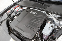 パワーユニットは2リッター直4ディーゼルターボエンジンと、12Vのマイルドハイブリッド機構の組み合わせ。本国仕様にはFFと4WDの両方が用意されるが、日本仕様がどうなるかは明らかにされていない。