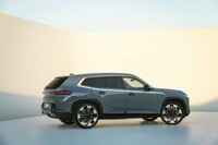 「BMW XM」は、BMW Mにとって初のプラグインハイブリッド車であり、BMWのSUVとしての、初のM専用モデルでもある。日本でのデリバリー開始は2023年4月。価格は2130万円となっている。