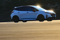 試乗車に装着されていた用品のほか、ニスモは「ノート オーラ」向けの「スポーツリセッティング」も開発中。「より乗りやすく、ブレーキで車体をコントロールできるようなセッティングを目指している」とのことだった。