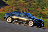 今や自動車の主流はSUVになりつつあるが、セダンにも確固とした魅力がある。走りや乗り心地には確かなアドバンテージがあるので、無駄を嫌い、実利を大事にする人にとっては、今も魅力的な選択肢のはずだ。