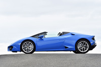 2016年11月のLAショーでデビューした「ウラカンRWDスパイダー」。日本での車両価格は2788万5924円。