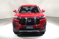 ボリューム感ある「WR-V」のフロントセクション。自信あふれるたくましさをエクステリアで表現したという。