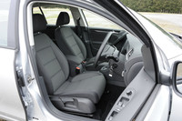 ベースとなった「プレミアムエディション」と同様に、「コンフォートシート」と呼ばれるホールド性が考慮されたシートが装着される。