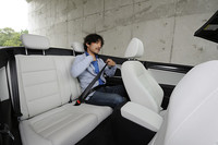 50：50分割可倒式のリアシート。座るとこんな感じです。