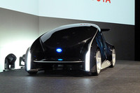 トヨタ、“つながる”コンセプトカー「TOYOTA Fun-Vii」を出展の画像