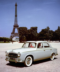 「プジョー403」。このオープンバージョンは、1960〜70年代に放送されたピーター・フォーク主演のサスペンスドラマ『刑事コロンボ』に登場することでも知られる。