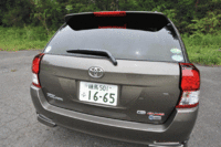 5人乗車時の荷室容量は407リッター。最大827リッターまで拡大できる。フロア寸法だと最大長970〜2025×最大幅1510mm。（写真をクリックするとシートの倒れるさまが見られます）