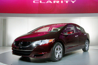 燃料電池量産車「FCXクラリティ」