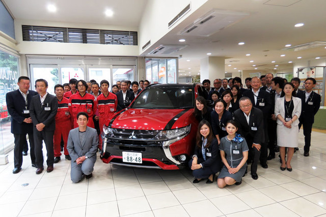 三菱 登山家の野口 健に アウトランダーphev を提供 ニュース Webcg